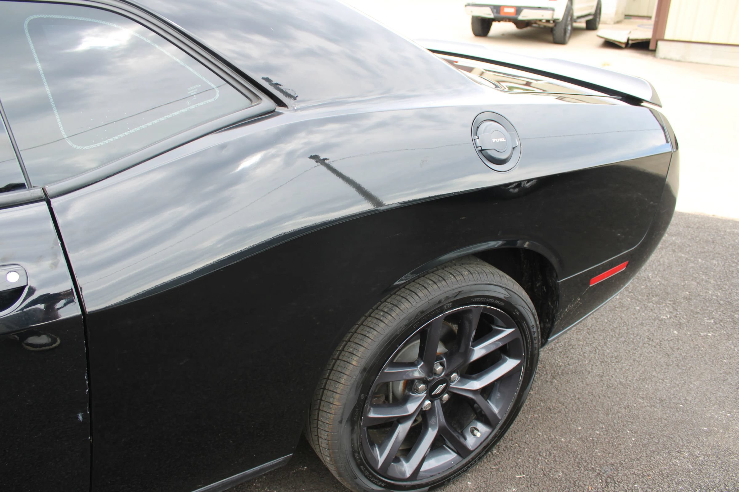Used 2019 Dodge Challenger SXT w/ Blacktop Package RWD image 4