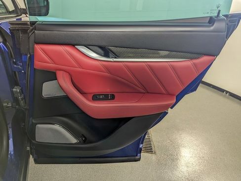 Used 2023 Maserati Levante Trofeo image 24