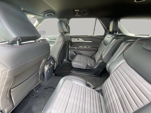 New 2026 Ford Explorer ST-Line w/ ST-Line Street Pack RWD image 19