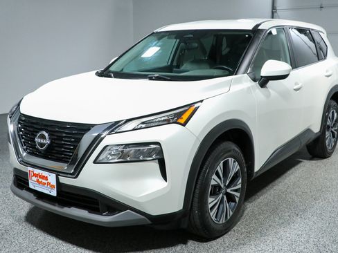 Used 2023 Nissan Rogue SV FWD image 30