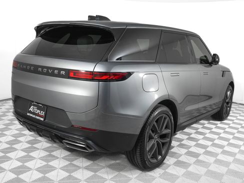 Used 2025 Land Rover Range Rover Sport SE image 5