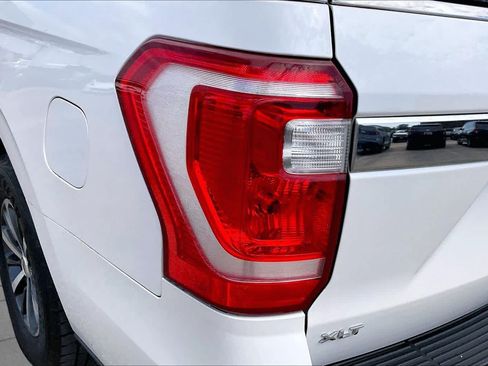 Used 2018 Ford Expedition Max XLT w/ Equipment Group 202A AWD/4WD image 29