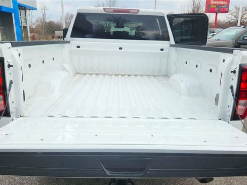 Used 2024 GMC Sierra 2500 Pro w/ Convenience Package image 7