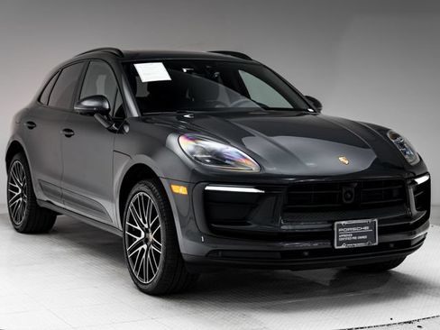 Certified 2026 Porsche Macan AWD/4WD image 31