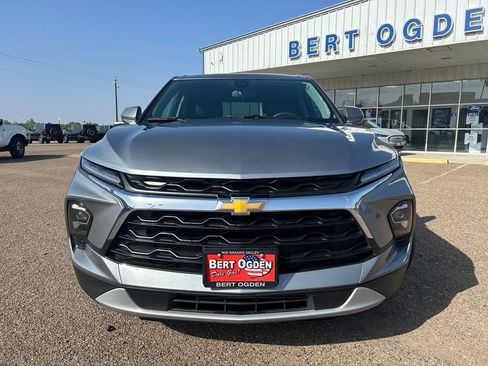 Used 2025 Chevrolet Blazer LT AWD/4WD image 2