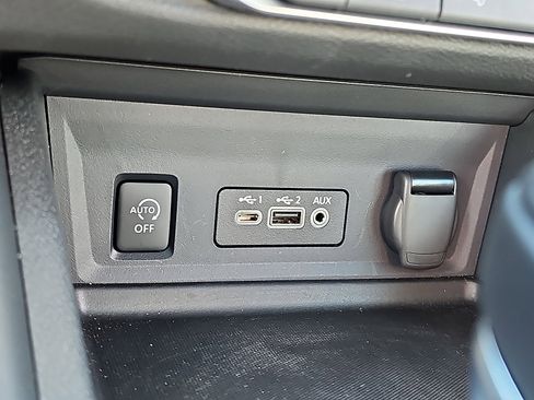 Certified 2025 Nissan Sentra SR w/ SR Premium Package image 24