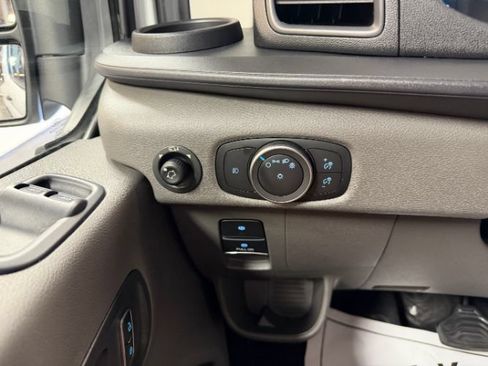Used 2024 Ford Transit 350 XLT RWD image 18