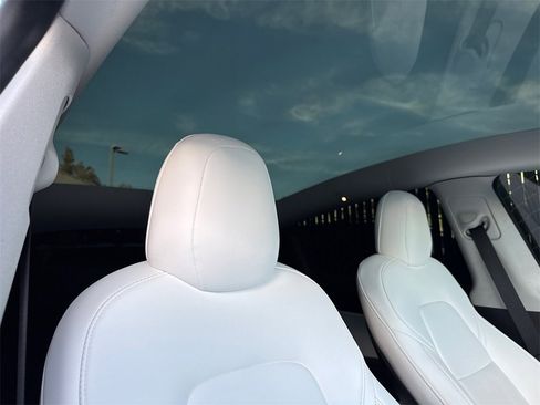 Used 2021 Tesla Model Y 2WD image 18