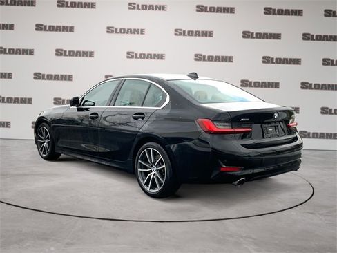 Used 2022 BMW 330i xDrive Sedan w/ Driving Assistance Package image 3