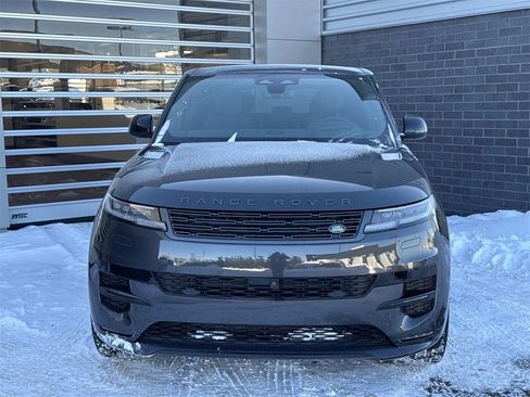 Used 2025 Land Rover Range Rover Sport Dynamic SE image 2