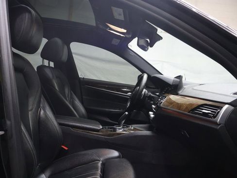 Used 2018 BMW 540i w/ M Sport Package image 9