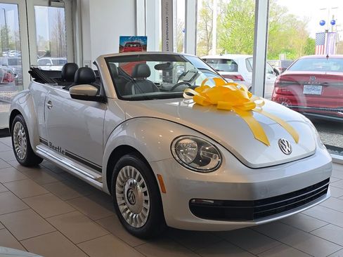 Used 2014 Volkswagen Beetle 2.5 FWD image 2