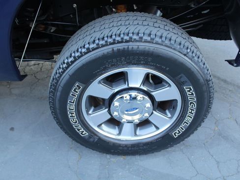 Used 2014 Ford F350 Lariat image 16