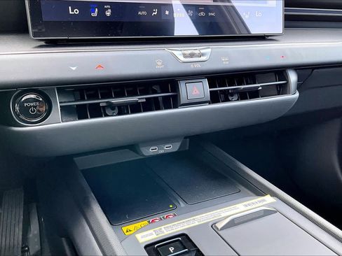 Used 2026 Lexus ES 500e AWD/4WD image 32