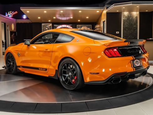 Used 2020 Ford Mustang GT Premium w/ GT Performance Package RWD image 16