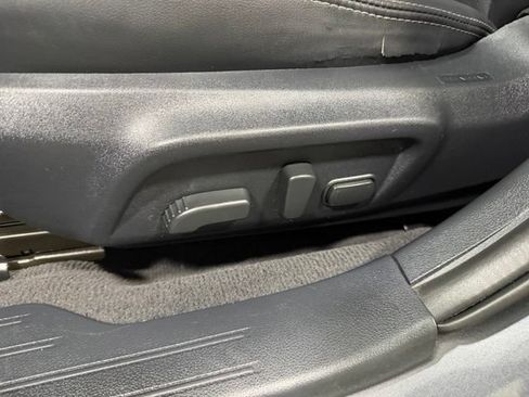 Used 2019 Subaru Outback 3.6R Limited AWD/4WD image 25