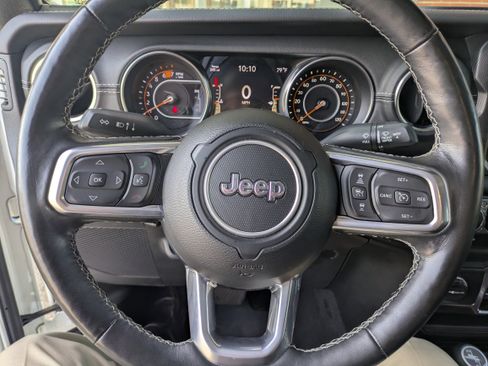 Used 2021 Jeep Wrangler Unlimited Sahara image 15