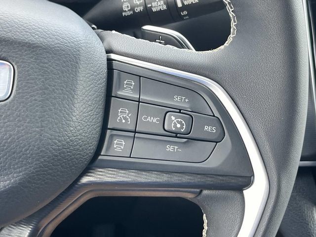 Used 2023 Jeep Grand Cherokee L Altitude AWD/4WD image 32