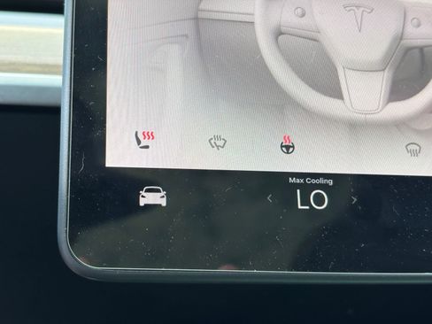 Used 2024 Tesla Model Y Performance AWD/4WD image 13