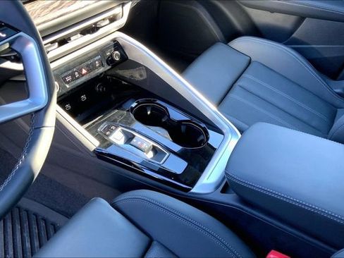 Used 2025 Audi Q5 Prestige image 16