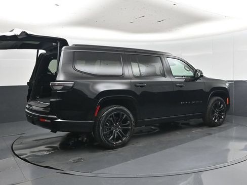 New 2026 Jeep Grand Wagoneer Summit AWD/4WD image 32
