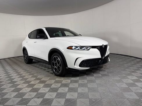 Used 2025 Alfa Romeo Tonale AWD/4WD image 6
