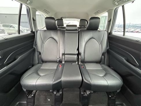 Used 2024 Toyota Grand Highlander AWD image 38