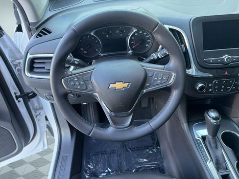 Used 2021 Chevrolet Equinox LT FWD image 21