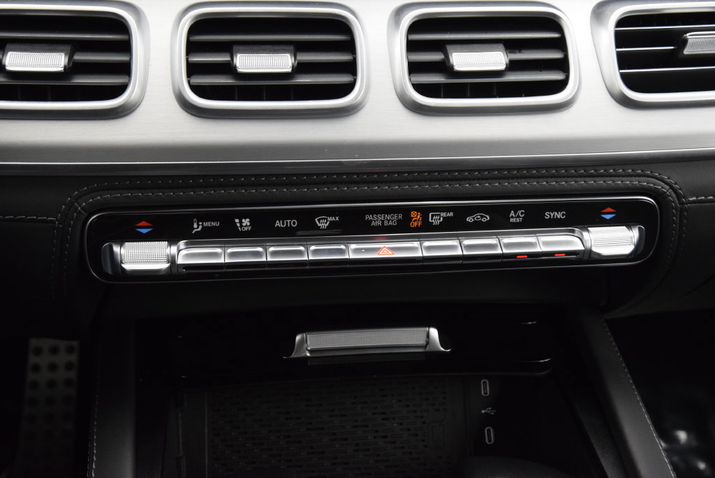 Used 2025 Mercedes-Benz GLS 63 AMG 4MATIC image 33