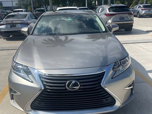 Used 2018 Lexus ES 350 w/ Luxury Package w/Wood Trim FWD image 3