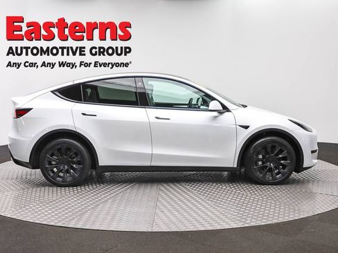 Used 2023 Tesla Model Y Long Range AWD/4WD image 4
