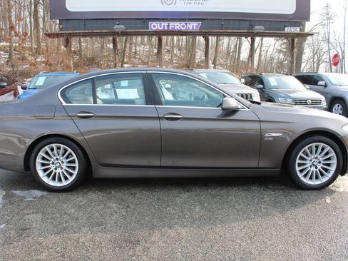 Used 2011 BMW 535i xDrive Sedan image 6