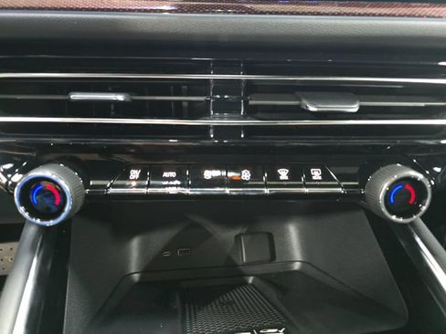 New 2026 Chevrolet Traverse RS w/ LPO, Floor Liner Package AWD/4WD image 23