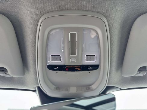 Certified 2023 Volvo XC40 B5 Ultimate w/ Protection Package Premier AWD/4WD image 33