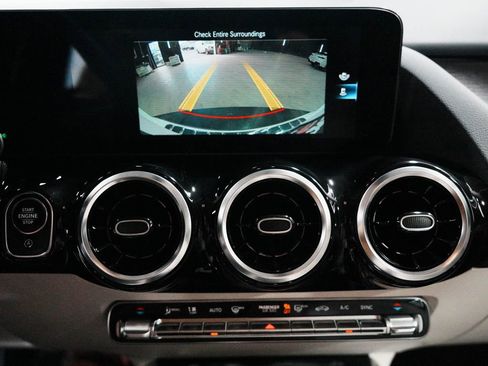 Used 2023 Mercedes-Benz GLA 250 4MATIC image 17