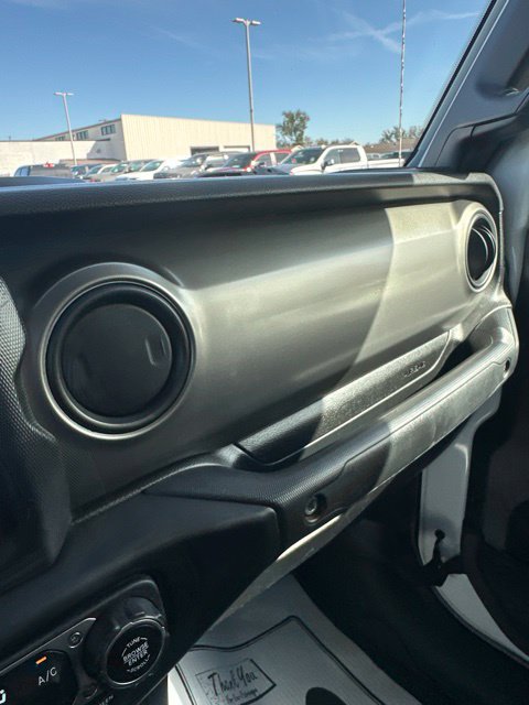 Used 2023 Jeep Gladiator Sport AWD/4WD image 35