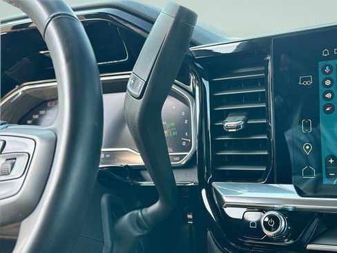 Used 2025 GMC Sierra 1500 SLT image 23