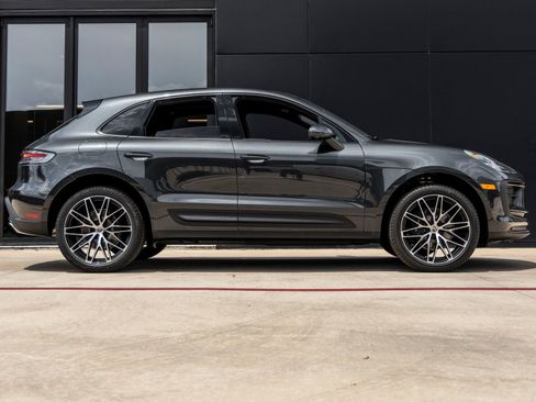 Certified 2026 Porsche Macan AWD/4WD image 12