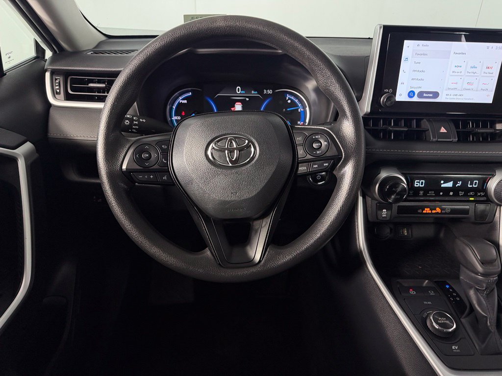 Used 2025 Toyota RAV4 XLE AWD/4WD image 12