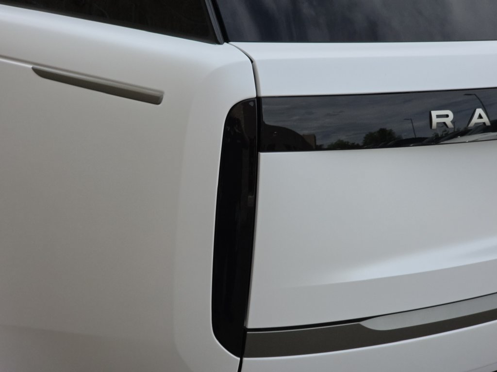 New 2026 Land Rover Range Rover Autobiography AWD/4WD image 23