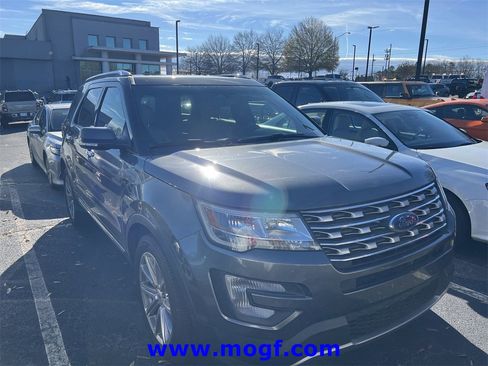 Used 2017 Ford Explorer Limited image 4