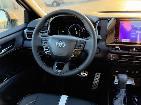 New 2026 Toyota Camry Hybrid image 8