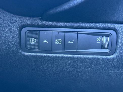 Used 2025 Chevrolet Equinox EV LT w/ Convenience Package image 37