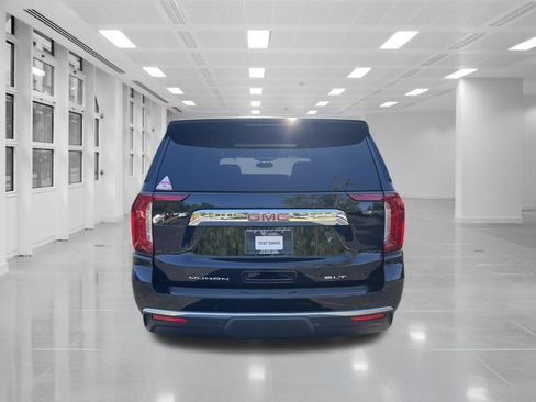 Certified 2024 GMC Yukon SLT w/ SLT Premium Package AWD/4WD image 6