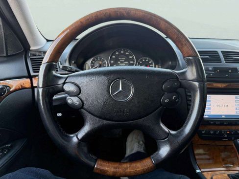 Used 2008 Mercedes-Benz E 350 4MATIC Sedan image 24