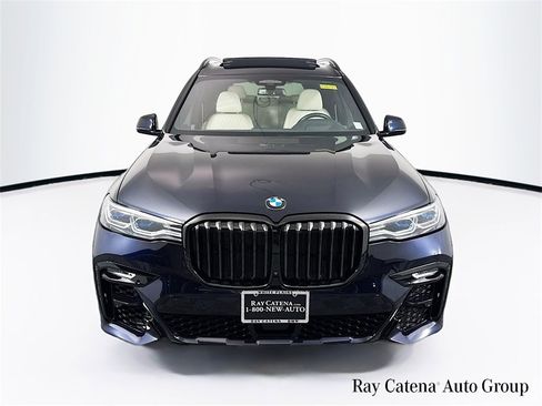 Used 2022 BMW X7 M50i image 2