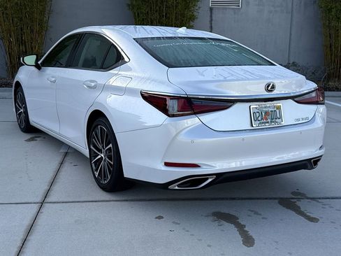 Used 2025 Lexus ES 350 w/ Premium Package image 10