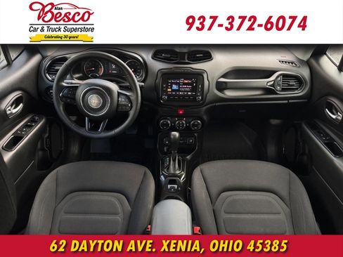 Used 2016 Jeep Renegade Latitude AWD/4WD image 8