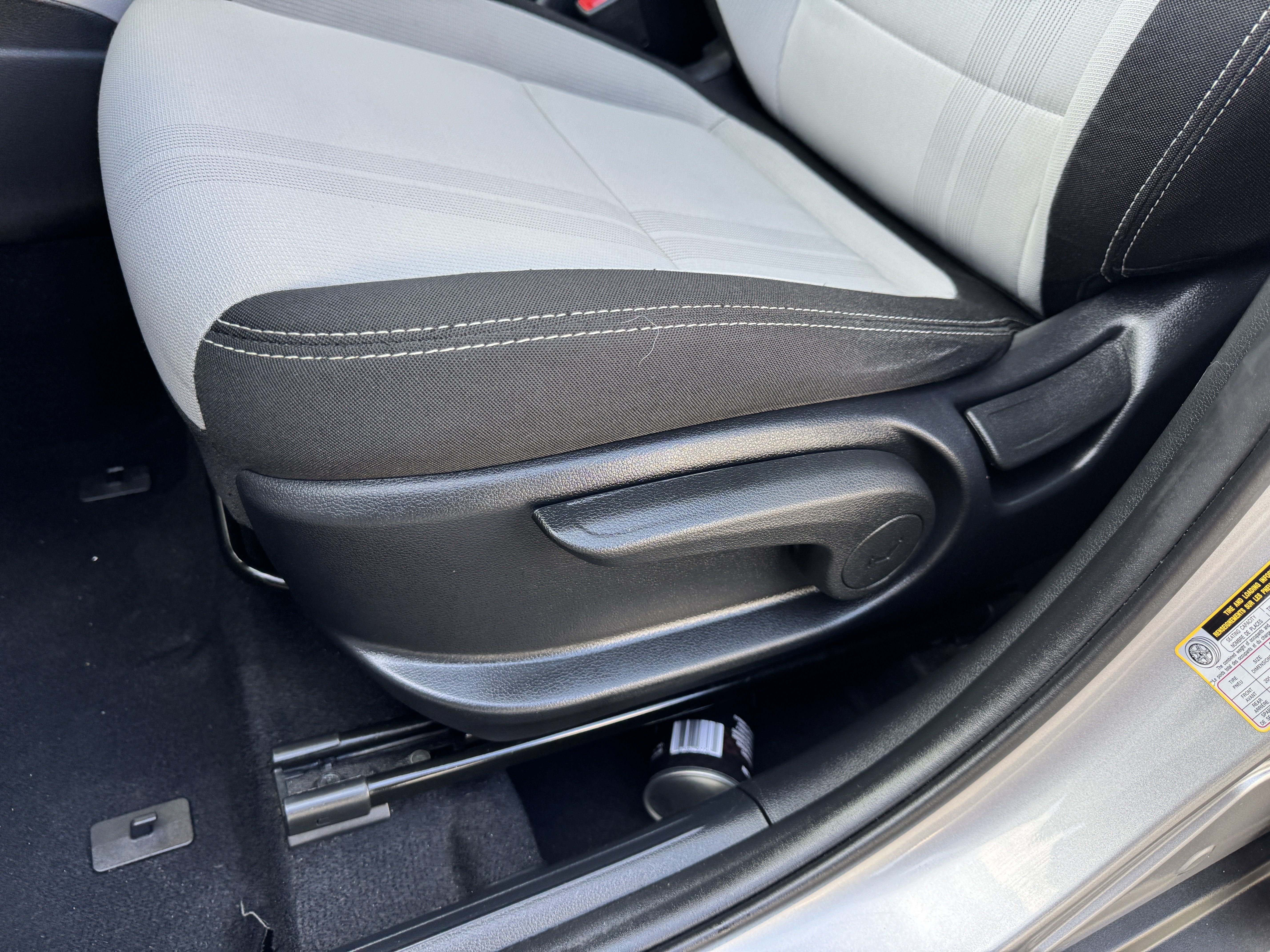Used 2023 Hyundai Venue SEL FWD image 14