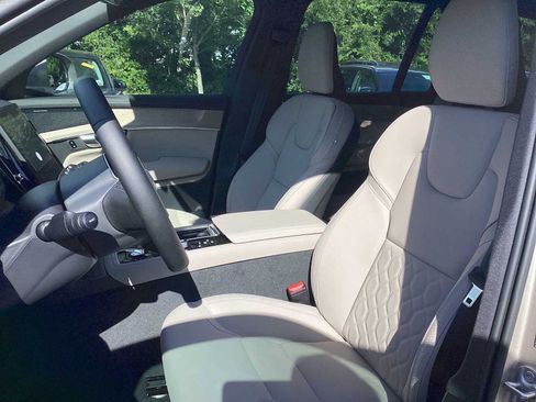 Used 2026 Volvo XC90 T8 Plus w/ Protection Package Premier image 15